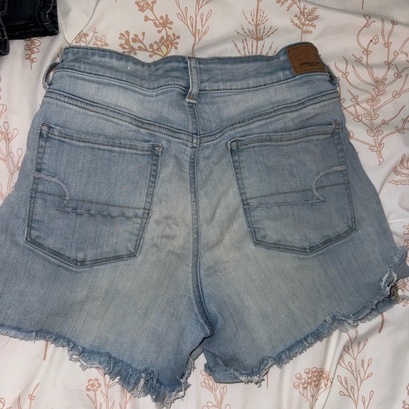 AE Shorts - Picture 3 of 3